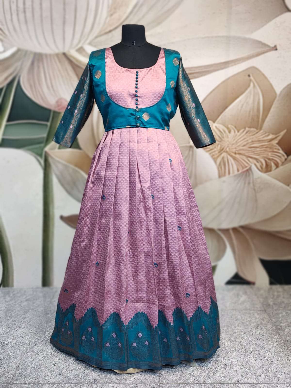 D46/Onion Pink with Green/Traditional Maxi
