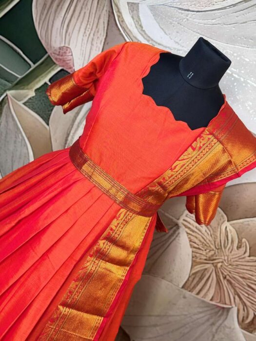 D305 Soft Narayanpet Cotton Maxi
