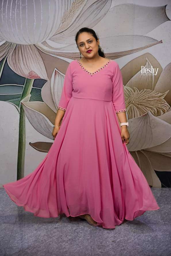 D353 Baby Pink Aari Work Maxi